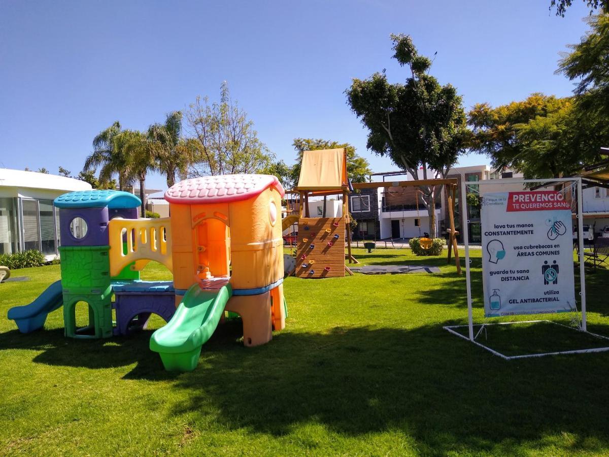 Habitacion Matrimonial Con Cama Y Sofa Para Cuatro Personas Tlaxcalancingo Bagian luar foto