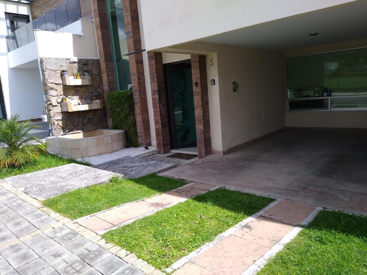 Habitacion Matrimonial Con Cama Y Sofa Para Cuatro Personas Tlaxcalancingo Bagian luar foto