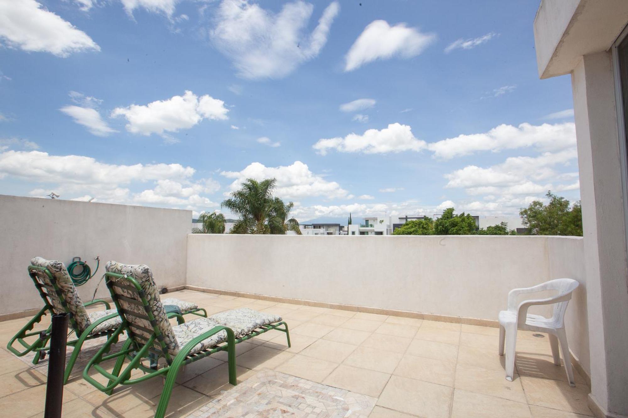 Habitacion Matrimonial Con Cama Y Sofa Para Cuatro Personas Tlaxcalancingo Bagian luar foto